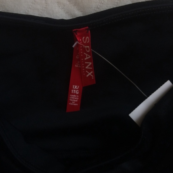 New Spanx Seamless Leggings in Black Velvet - Picture 7 of 8